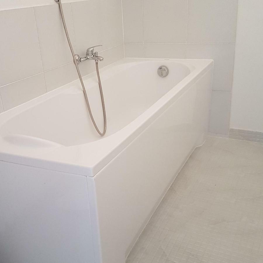 Boleslaviaapartments - Apartament Antonella Болеславец Екстериор снимка